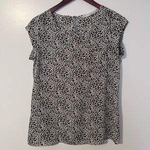 Flowy shortsleeved leopard shirt